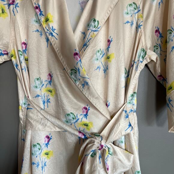 GANNI Floral Crinkle Wrap Dress In Yellow Size Medium Pink Blue Chic Sexy Wrap - Picture 12 of 16